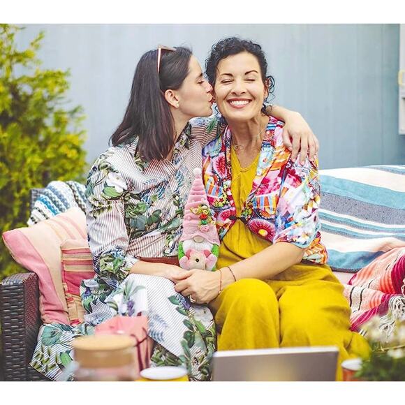 Adorable Spring Flowers, Gnomes, Handmade Shelf, dwarf figurines - Picture 6 of 7